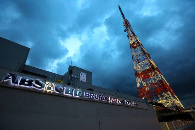EU parliament calls on Philippine govt to renew franchise of broadcast giant ABS-CBN