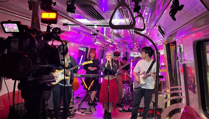 Singtel holds indie rock concert livestream from an underground MRT cabin to showcase 5G capabilities