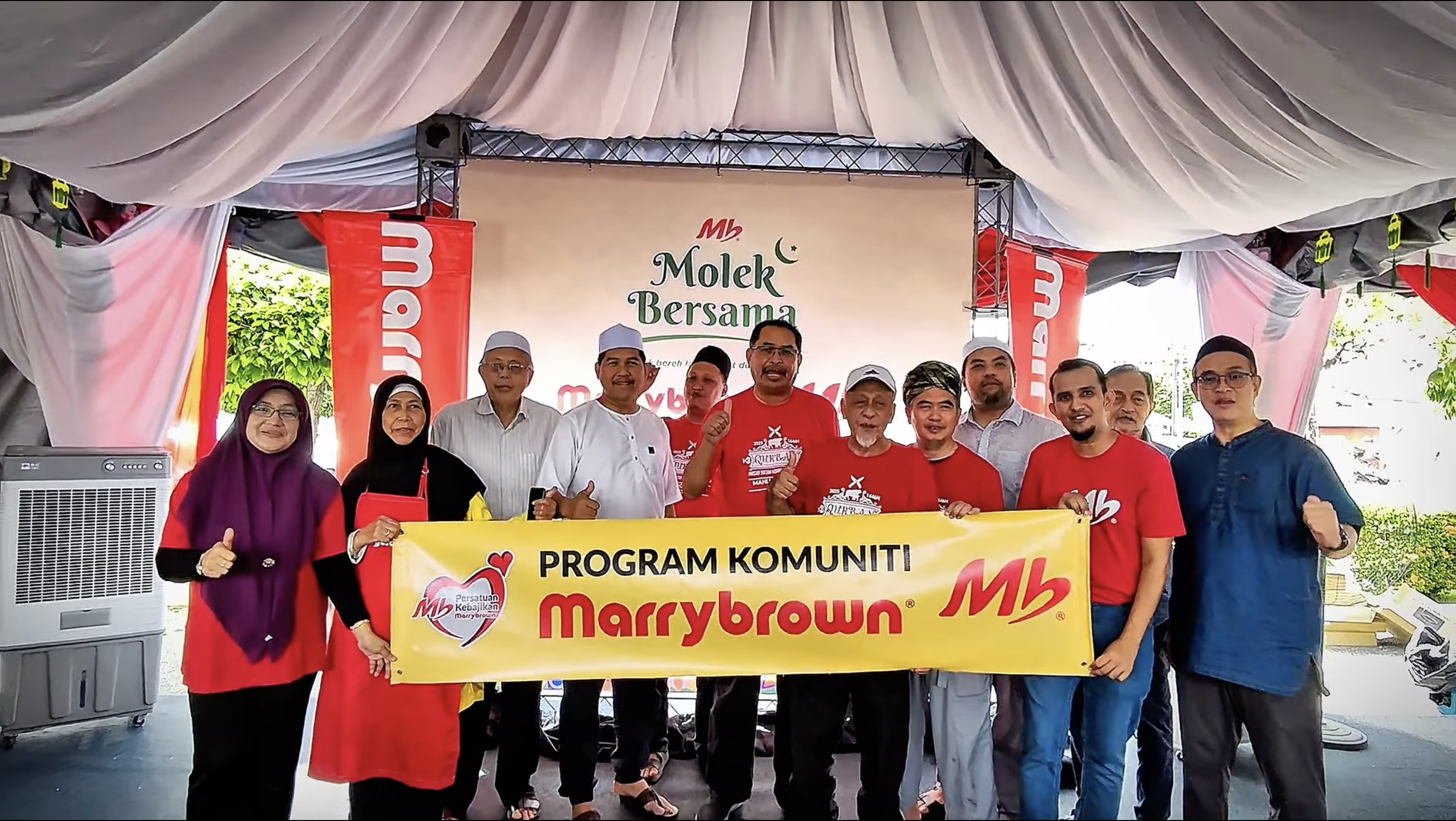 Dentsu Malaysia, Marrybrown supports mosque volunteers in Hari Raya Aidiladha activation