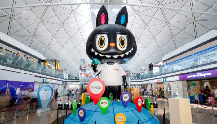 LABUBU x HKIA コラボ　限定フィギュア HKIA debuts world's largest 'THE MONSTERS' art installation
