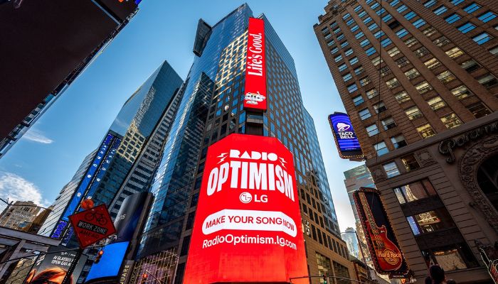 LG RADIO OPTIMISM