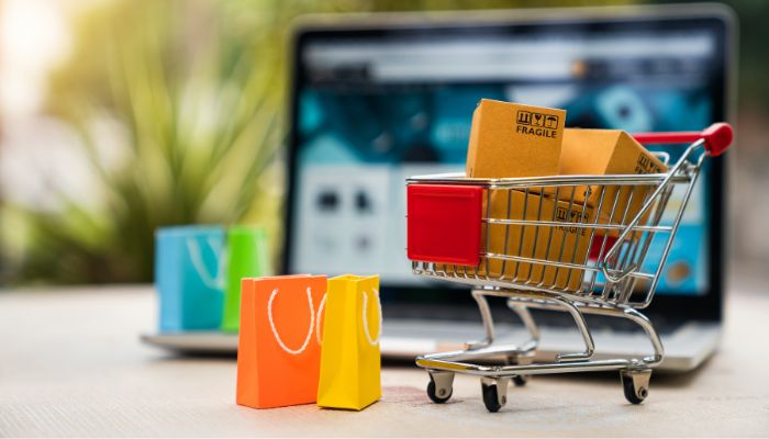 Last-minute festive shoppers in AU more influenced by ads, but early buyers spend more: report